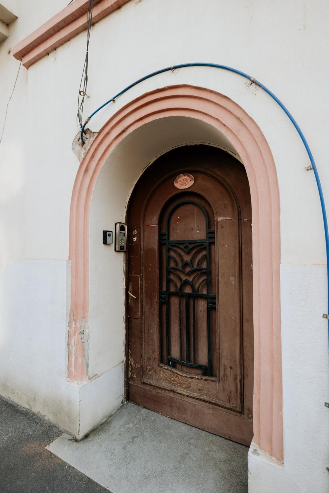 Decebal Central Studio - Elegant And Cozy Stay Arad Exterior foto